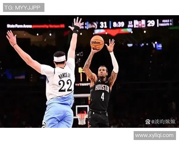 骑士与老鹰激战第二场季后赛关键时刻展现球队实力与战术博弈